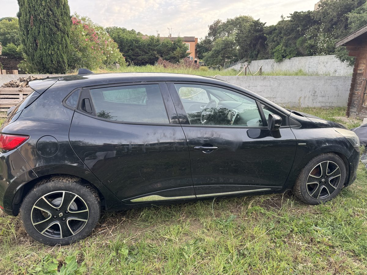 Renault Clio IV noire